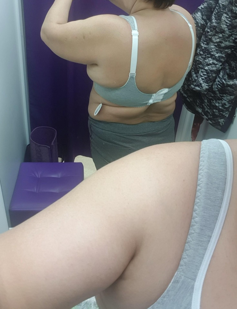 За 1,5тр замечат трикотажный лифчик, лямки не подтягиваются, грудь сплющенная и висит, жаль, комфортный на лето