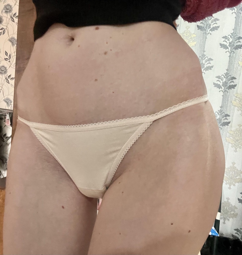 Девочки, трусики просто супер, даже не ожидала, и размер подошел, на обьем 94 идеально 🤩 очень легкие , не давят , материал приятный , на лето и под тонкое платье самое оно ) 