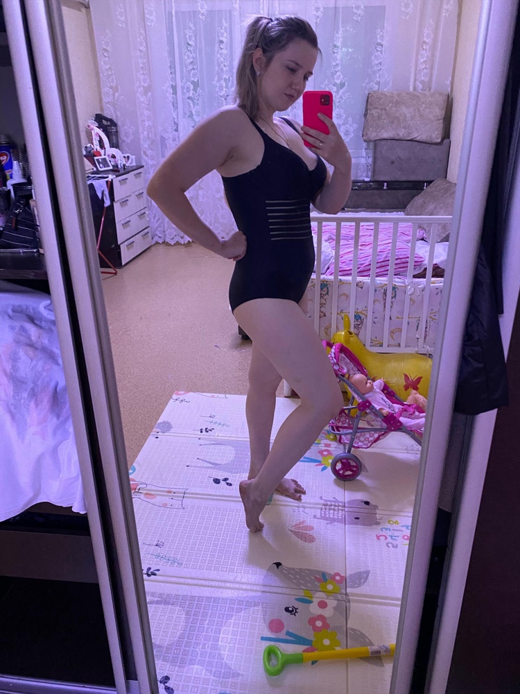 Купальник хороший, качество супер. Немного худит, единственное мне не очень комфортно между ног, немного давят швы по бокам, надеюсь не натрет.  Рекомендую к покупке. 