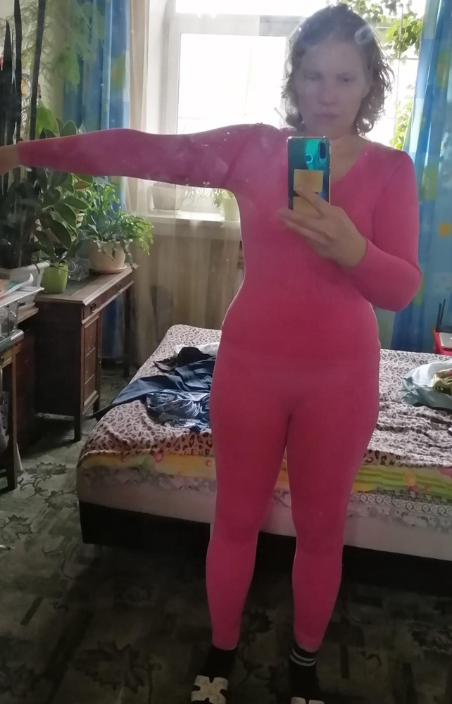 Отличный костюм, хорошо тянется, но для размеров от 52 лучше брать размер 56-64,там кофта будет побольше и покомфортнее. Штаны сели хорошо.