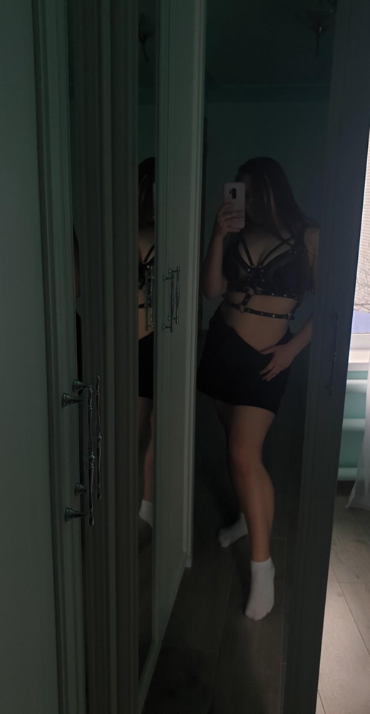 Просто нет слов 😍🥰 села портупея очень хорошо , ношу 46-48 , заказала 48-50  из за груди и не зря , грудь села идеально , ремешки все застегнула на последние отверстия и ИДЕАЛЬНО.
Очень сексуально выглядит.