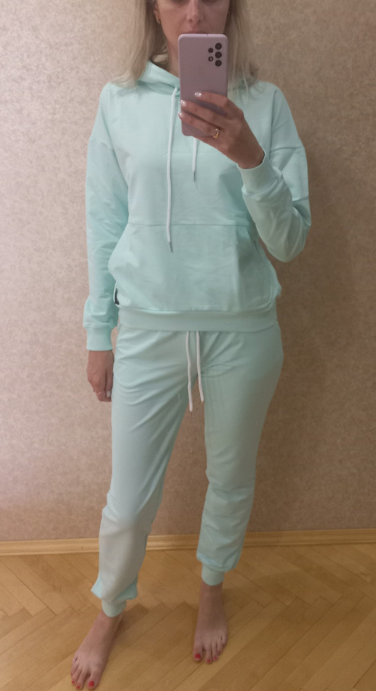 Очень хороший костюм. На размер 42 заказала размер S. Мой рост 169 см.