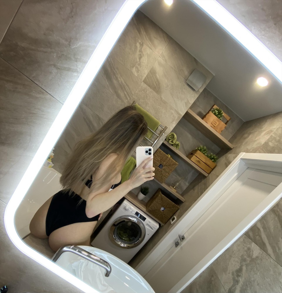 Такой классный купальник за 1050₽! Обожаю минимализм, ничего лишнего. Очень аккуратный и мне кажется стильный купальник. После родов ещё не восстановилась, но за счёт кроя плавок можно скрыть недостатки фигуры. Заказала размер S согласно таблице размеров, которая представлена производителем. Застежка прочная, как мне показалось. 