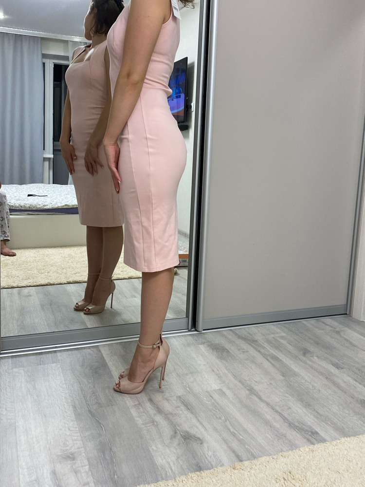 Платье очень хорошего качества, соответствует размеру! Рекомендасьен☺️