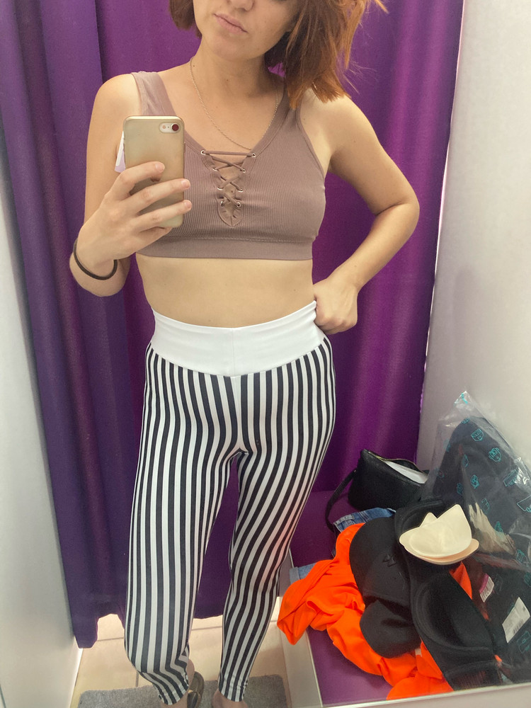 Хороший топ, мягкий, приятный к телу. Рекомендую👌