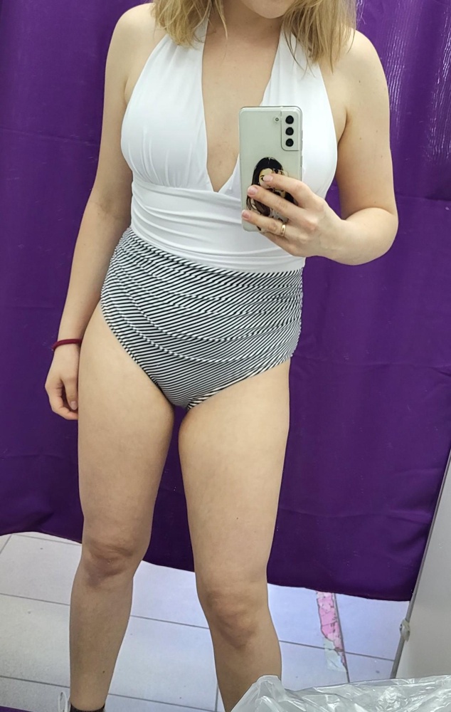 Размер 40 подошёл на мой 44. Пошит хорошо, спасибо производителю и продавцу