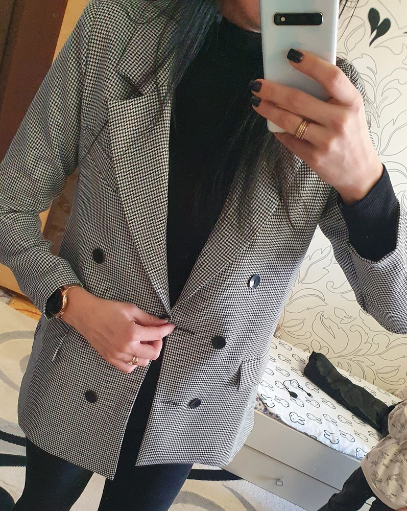 Отличный пиджак, мне все понравилось , не тоненький, качество хорошее, однозначно рекомендую👍