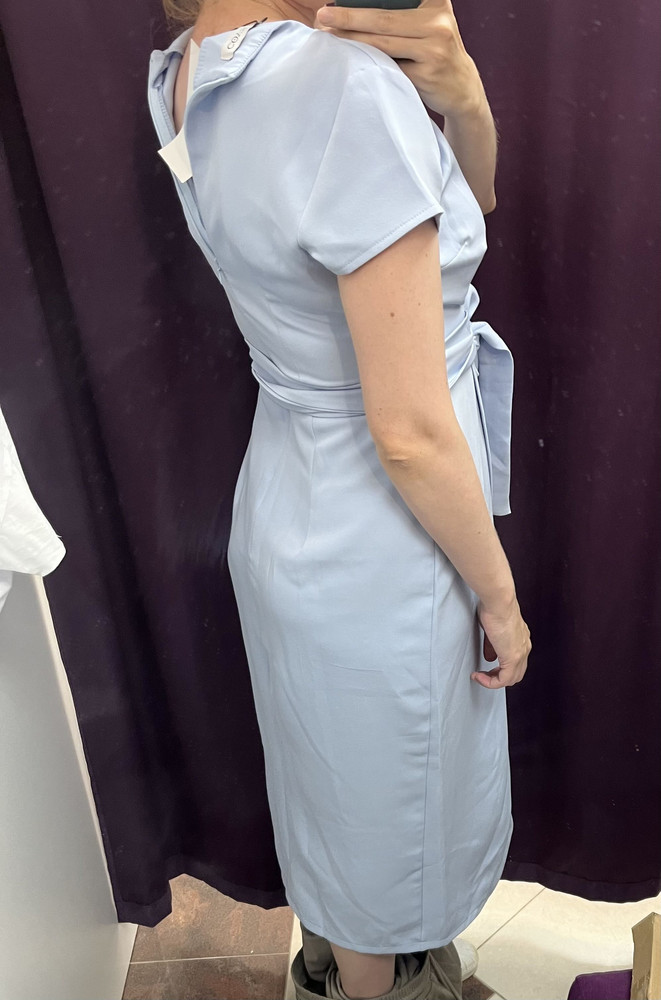 На мне вообще не смотрится. Как халатик. Поэтому возврат. Упаковано очень хорошо, в коробку и зип-пакет. Качество норм. 