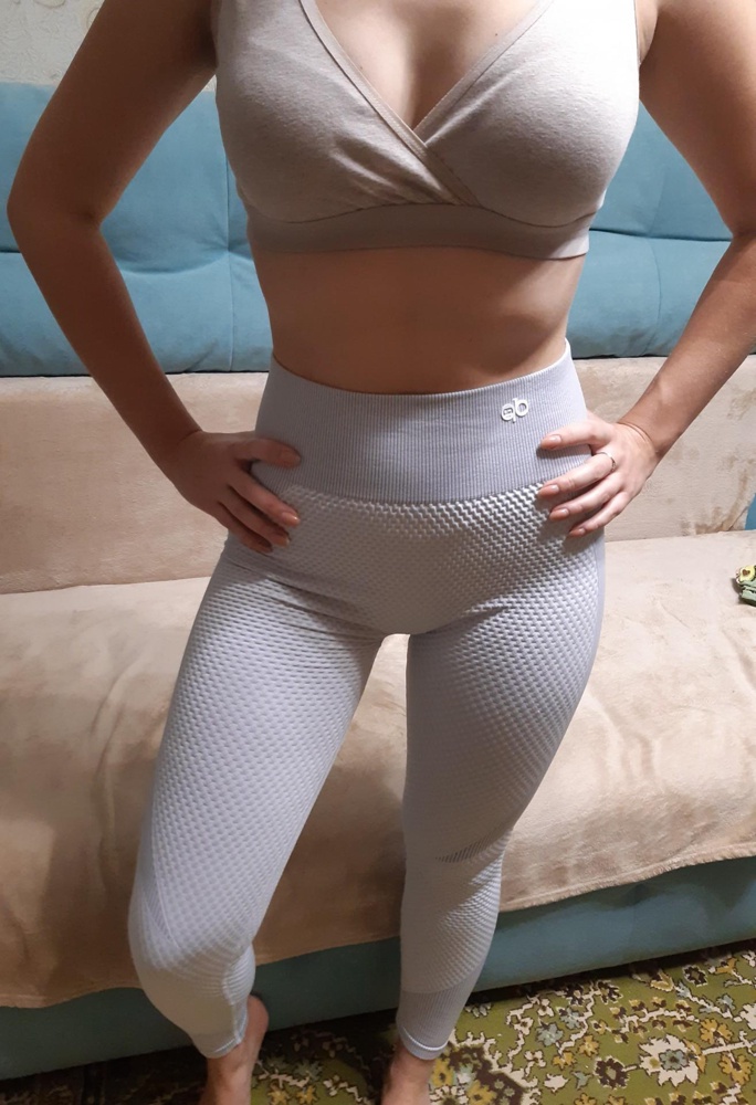 Качественные легинсы, хорошо утягивают и проблемные зоны не так видны. Размер подошёл идеально.