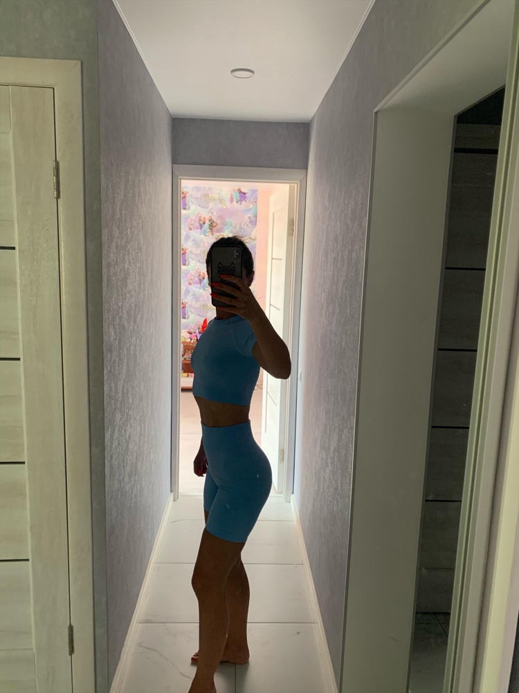 Отличный костюм .плотный .не просвечивает .идёт в соответствии размерной сетке .На 85-60-90 взяла м.На небольшую грудь можно и без бюста .