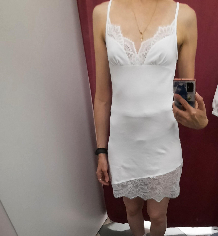 На параметры ОГ 82 ОТ 68  ОБ 91 размер 42 сидит хорошо. Ткань приятная. Спасибо!