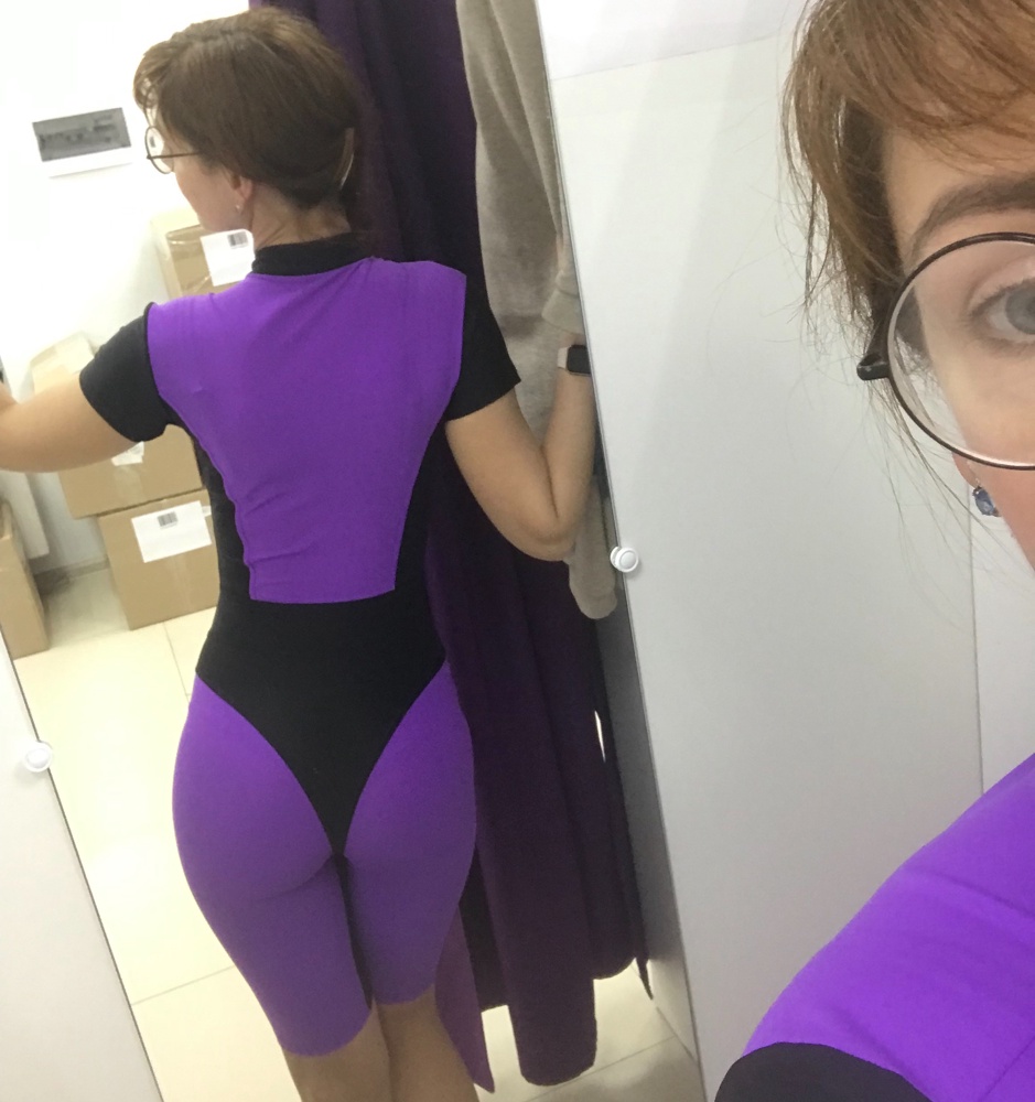 Это просто пушка! Великолепное качество, а как сидит 🤤 единственное сомневаюсь что подойдёт высоким девочкам. Размер s на рост 168 прям впритык