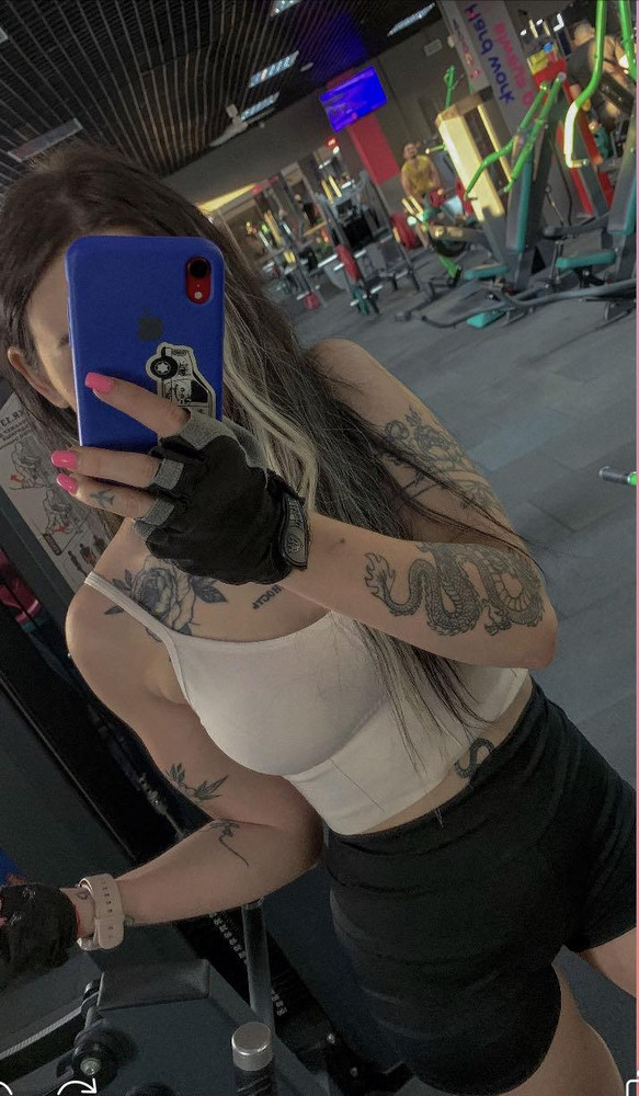 Заказываю уже второй раз для тренировок. Очень удобный, нравится что открыта спина 😍