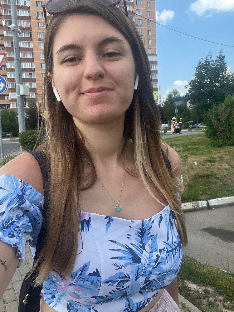 Отличный топик, идёт впритык, не очень удобно надевать, но смотрится классно