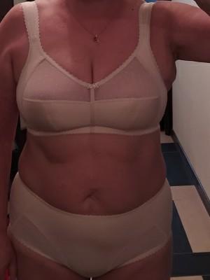 На мой 52-54 подошел 90С. Товаром довольна.