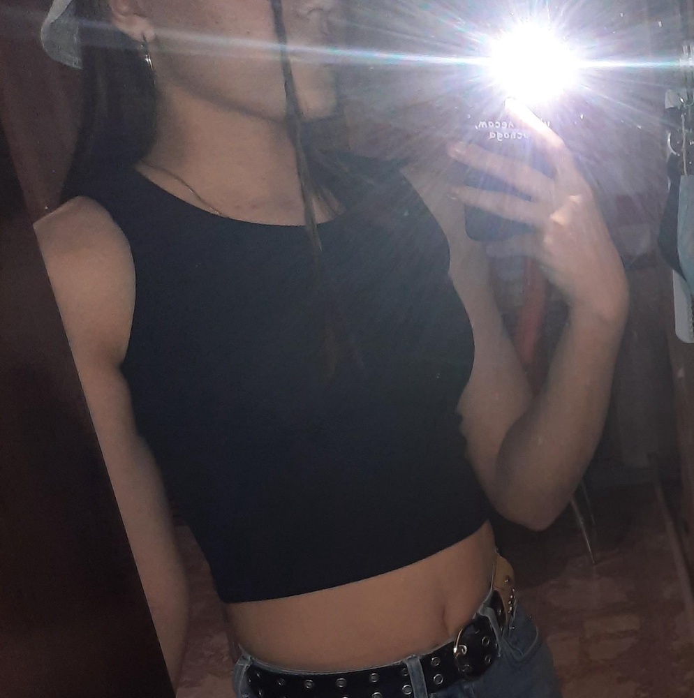 Все прекрасно, топ подошёл.
На лето самое то👌