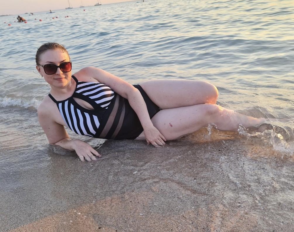 Шикарный купальник с открытой спинкой!