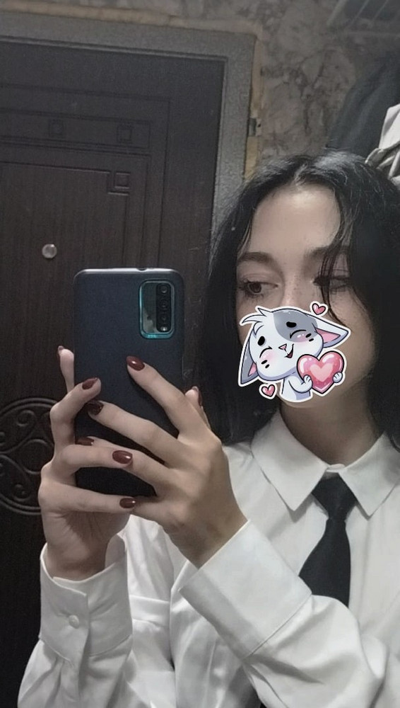 Рубашка топ!! Оверсайз, на мой рост 160 и вес 42 большая, но мне это даже нравится. Качество отличное, не просвечивает. Доставка быстрая. Очень долго искала легкую рубашку, которая не будет просвечивать. Подпишитесь на инст кстати)))
 inst: ognevarr
💓💓💓