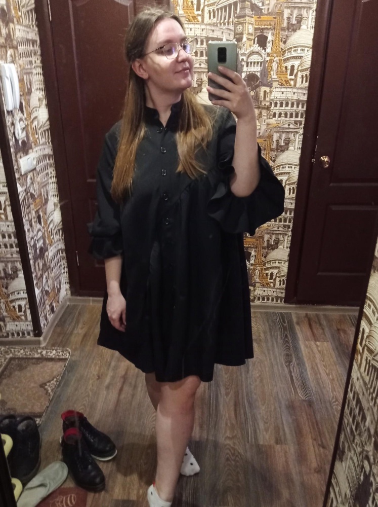 Платье потрясающее! Ткань очень качественная и плотная. Оно практически не мнётся и выглядит эффектно. 
Я в восторге!! Спасибо вам большое! ❤