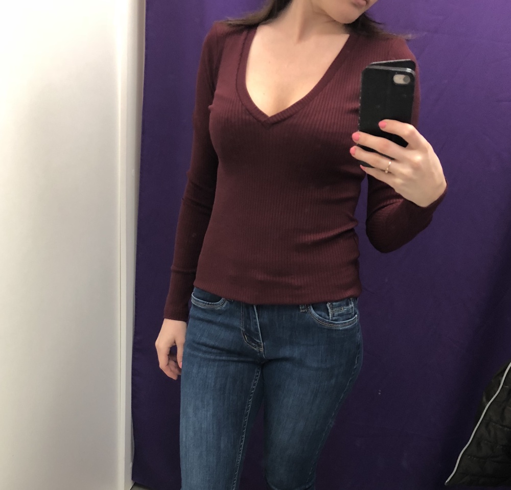 Смотрится нормально Качество материала- плохое. Цена завышена 