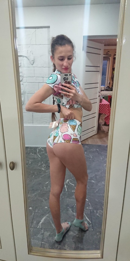 Это супер вещь! Костюмом огонь 🔥 🔥 🔥 под грудью 74 см у меня